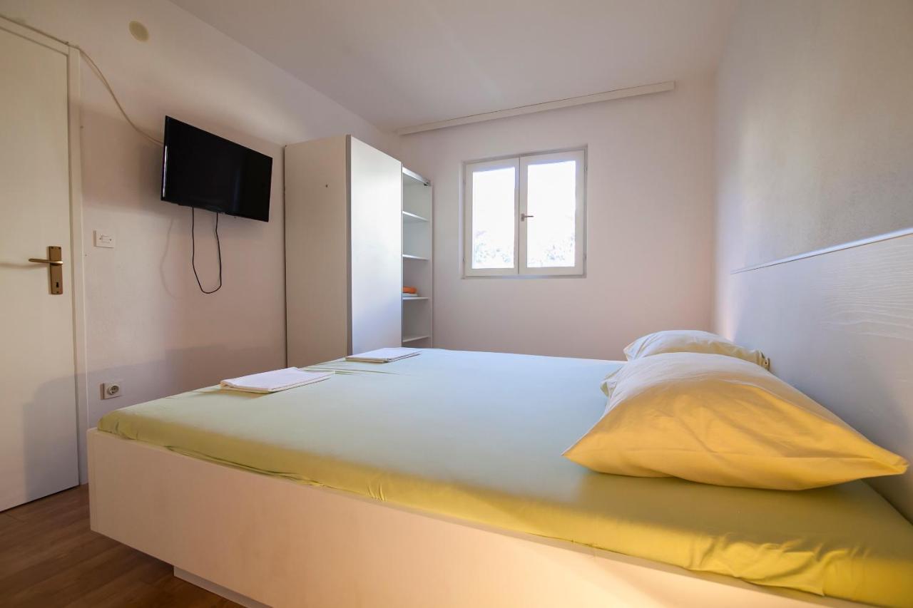 Apartments Radic Бол Екстер'єр фото
