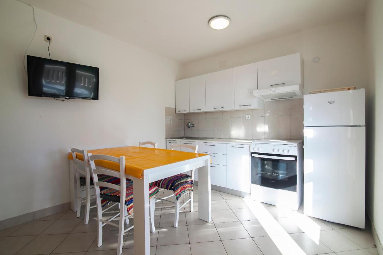 Apartments Radic Бол Екстер'єр фото