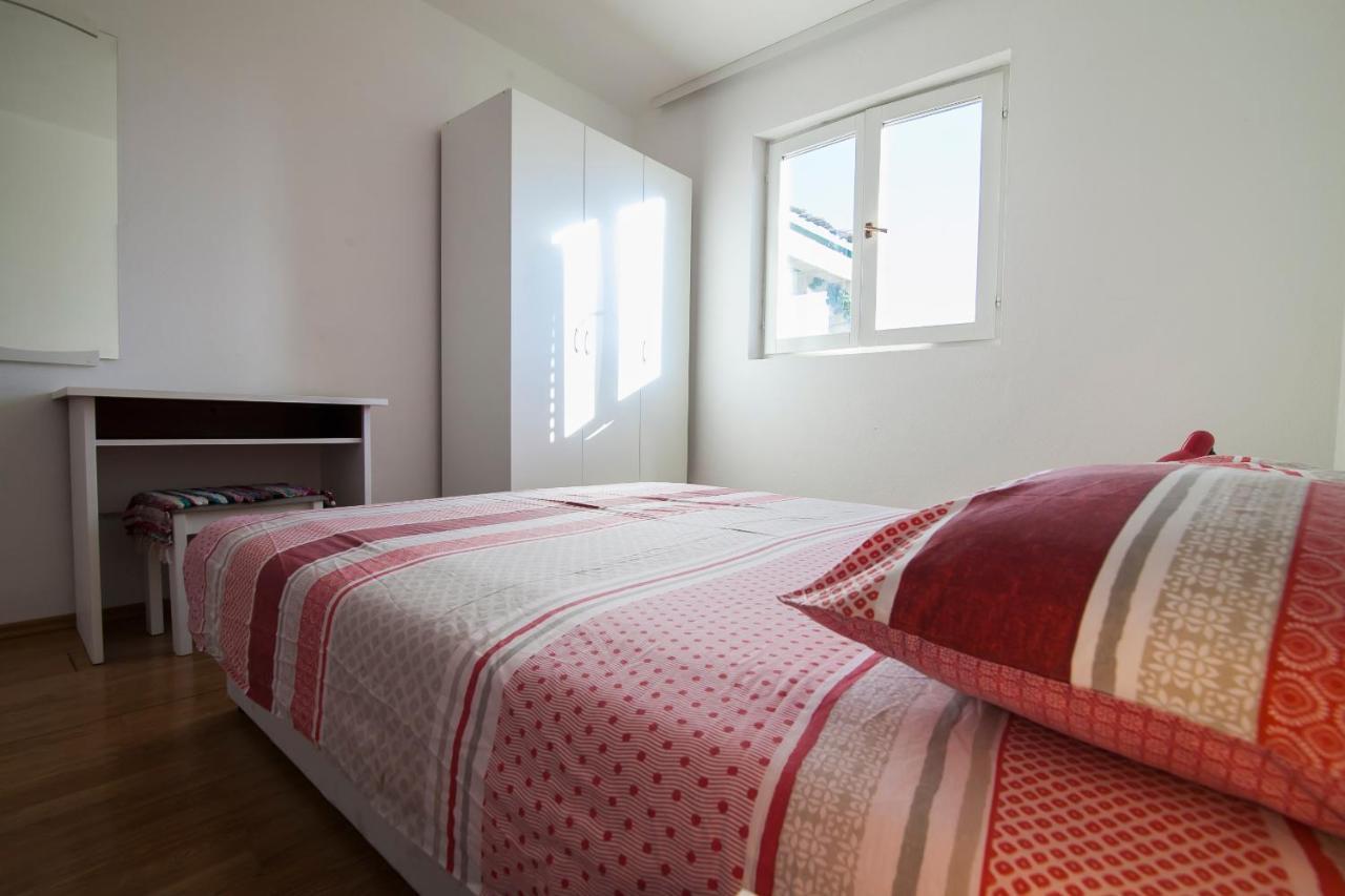 Apartments Radic Бол Екстер'єр фото