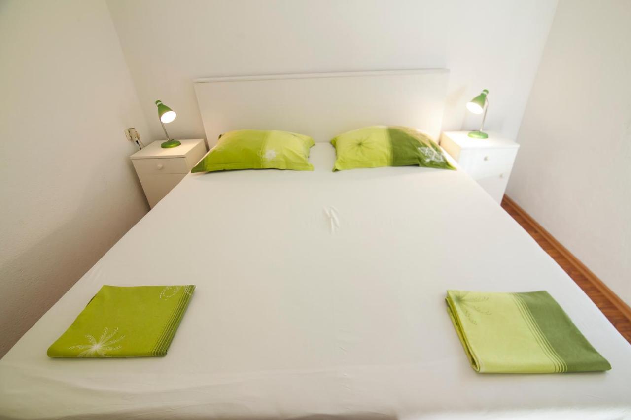 Apartments Radic Бол Екстер'єр фото