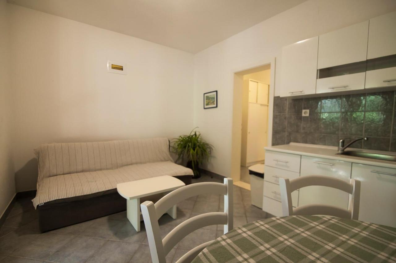 Apartments Radic Бол Екстер'єр фото