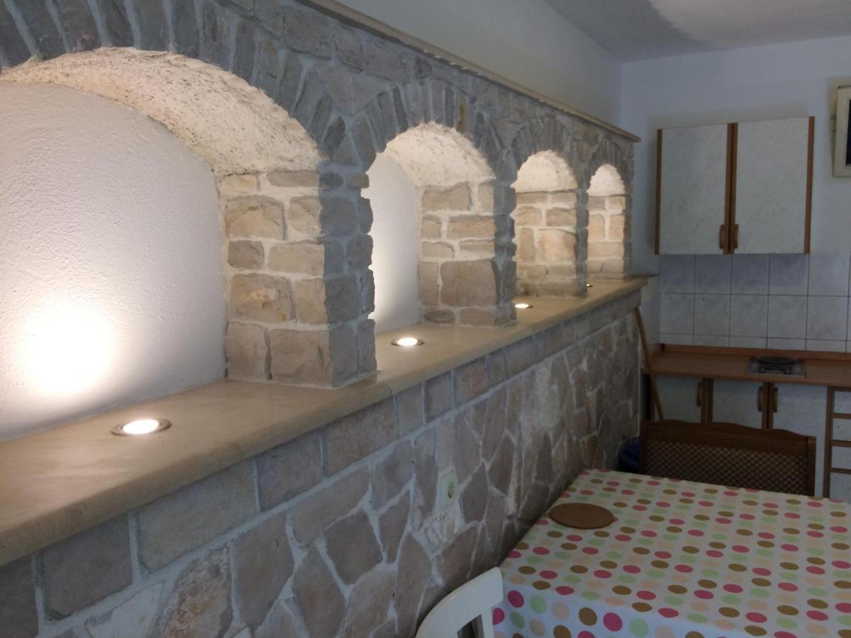 Apartments Radic Бол Екстер'єр фото